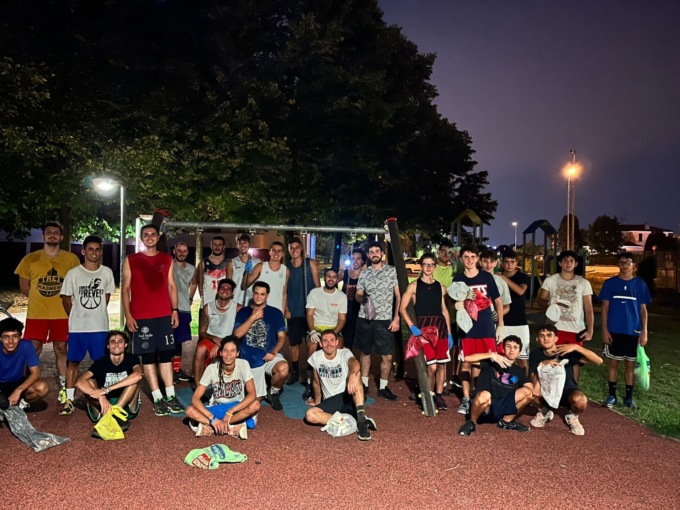 Si allenano per il campionato di basket… facendo plogging