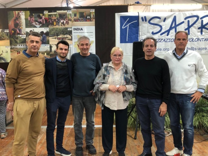 cassano d'adda al sa derva serata per il solidarmarket con giunta e referente del gruppo angela magni