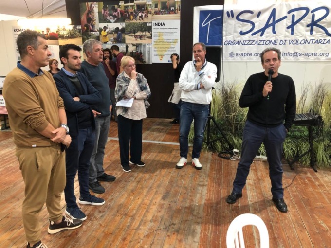cassano d'adda al sa derva serata per il solidarmarket con giunta e referente del gruppo angela magni