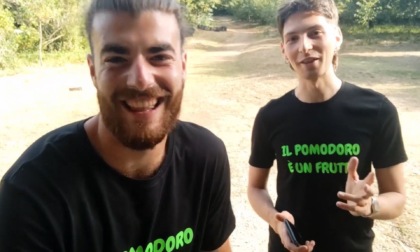 Fino a Milano in carriola, l'impresa "green" di due YouTubers