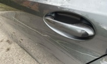Vandali danneggiano l'auto di un consigliere comunale