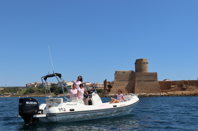 Tre donne in gommone dalla Calabria a Genova per sostenere le malate oncologiche