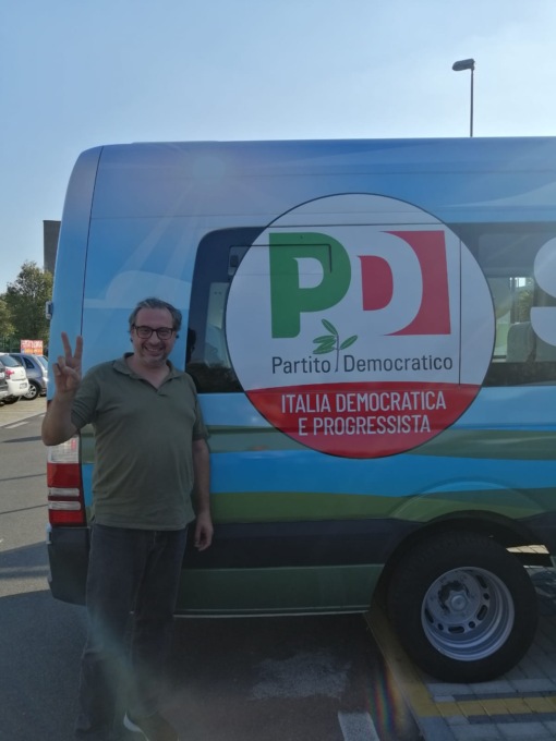 La leggenda del pulmino elettrico di Enrico Letta “fulminato” in Martesana
