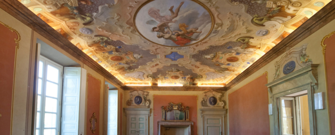Crollata parte di un affresco nell’ottocentesca Villa Daccò