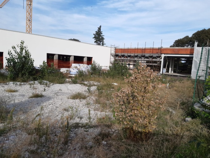 Nuova scuola media: avrebbe dovuto accogliere i ragazzi da quest’anno, ma è ancora un cantiere