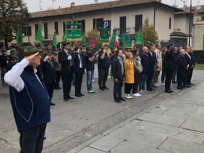 Adunata a Cassano d’Adda per i 150 anni degli Alpini: una targa per Perrucchetti