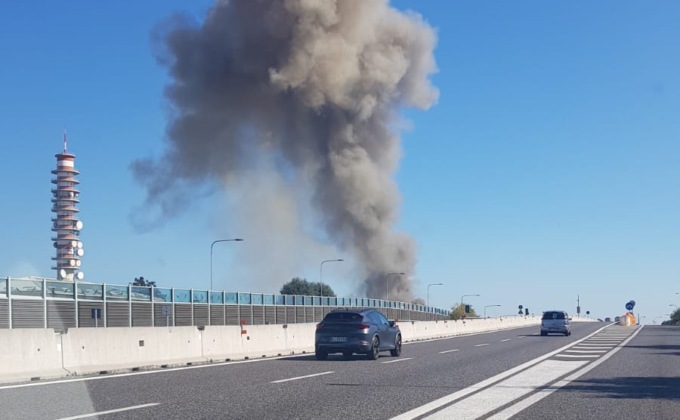 Incendio alla ex sirti di cassina de pecchi