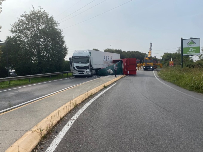 Trezzo sull'Adda incidente con camion
