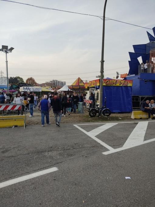 Bimbo di 5 anni si perde al luna park, interviene la Polizia Locale