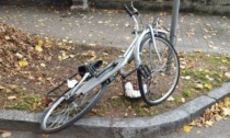 Ciclista cade per un tombino sprofondato, risarcimento del Comune di Vimodrone per bici e occhiali