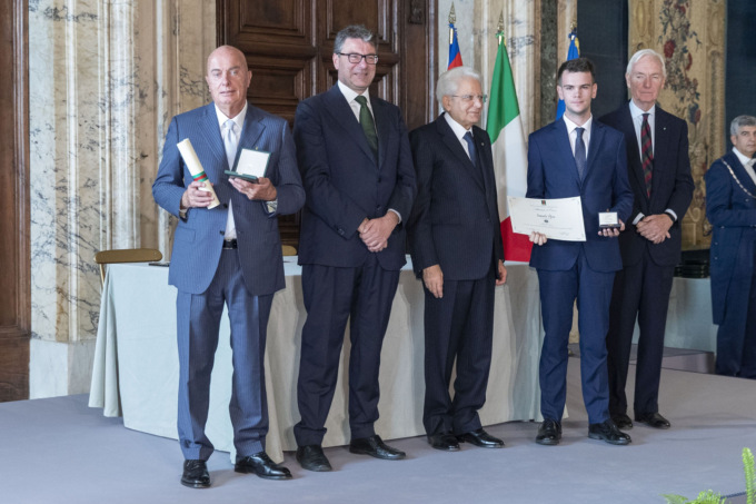 Giovane vapriese insignito della medaglia di Alfiere del Lavoro