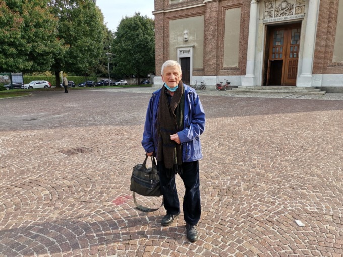 Don Sandro Spinelli di Cernusco sul Naviglio derubato della borsa