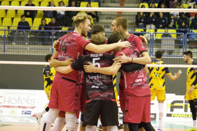 La Gamma Chimica Brugherio lotta per quattro set poi si inchina alla WiMore Parma