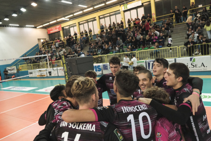 Diavoli Rosa scatenati: secco tre a zero e ritorno alla vittoria