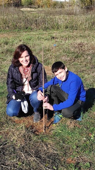 trezzo sull'adda oasi la fornace bambini piantano alberi per api e insetti impollinatori