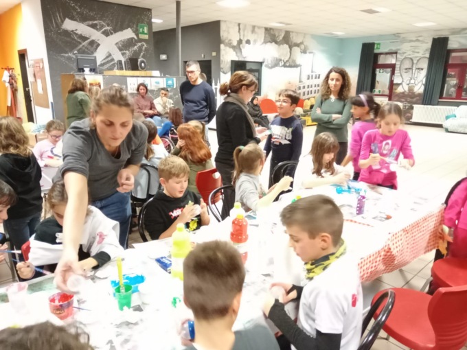 Studenti e genitori di Melzo rendono più bella la nuova scuola