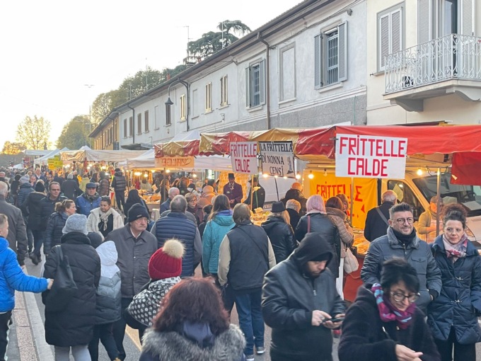 La Fiera di Santa Caterina a Gorgonzola fa il pieno di sorrisi, di associazioni, di volti e di pubblico