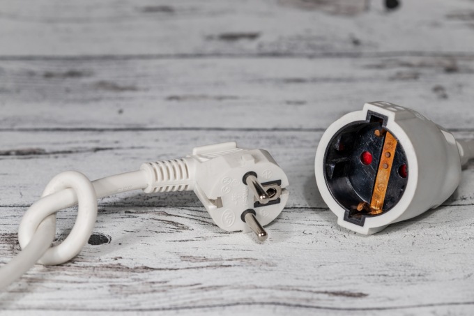 Blackout per lavori sulla linea elettrica, a Vimodrone chiudono tre scuole