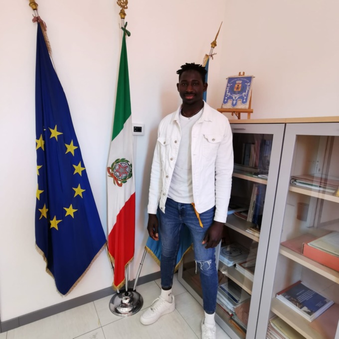 Aveva salvato una famiglia da un incendio, il sindaco chiede a Mattarella di dargli la cittadinanza per meriti