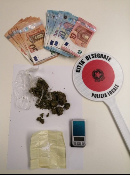 Con droga e contanti in monopattino, beccato dalla Polizia Locale di Segrate