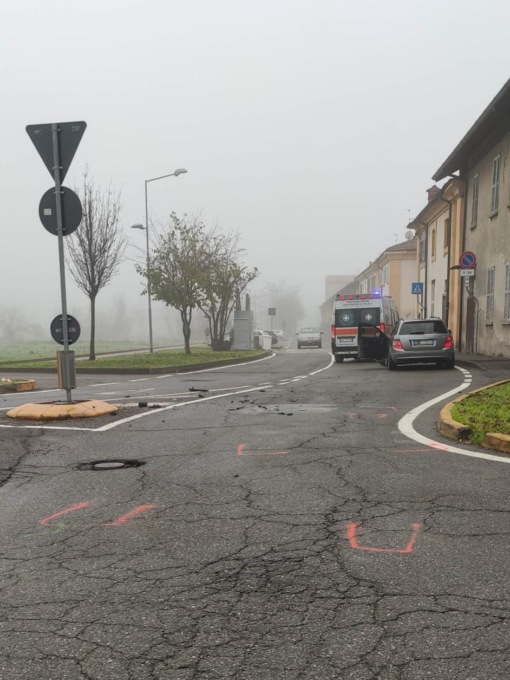 Incidente a Brugherio tra un’auto che non poteva circolare e una che non ha dato la precedenza
