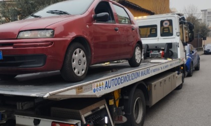 Auto senza assicurazione, revisione e sottoposta a fermo: intervento della Polizia Locale di Brugherio