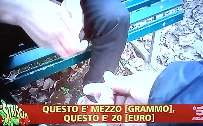Spaccio di droga a Cologno Monzese, arriva anche Striscia la notizia