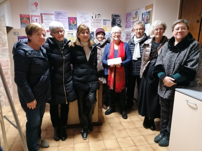 I sindacati della Cisl Pensionati hanno devoluto mille euro all’associazione Mariposa di Trezzo sull’Adda