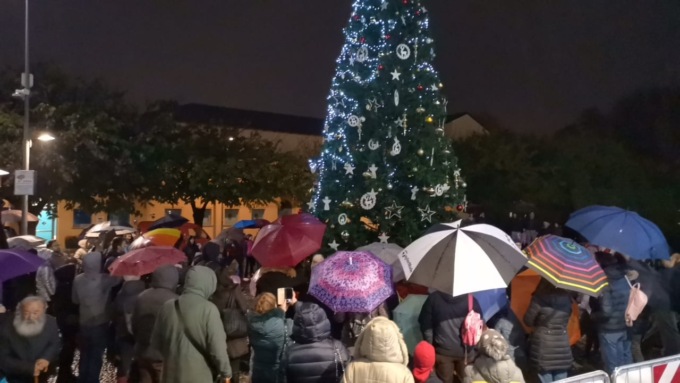A Cernusco sul Naviglio si accende il Natale (con albero e pista di pattinaggio)