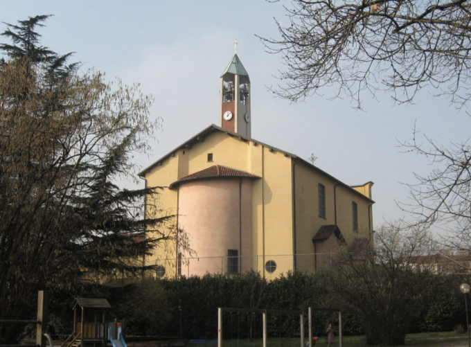 A Trezzano Rosa l’igienizzante usato per disinfettare le superfici ha combinato un guaio in chiesa