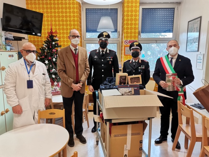 Alla Pediatria dell’ospedale Uboldo di Cernusco sul Naviglio i doni dei Carabinieri