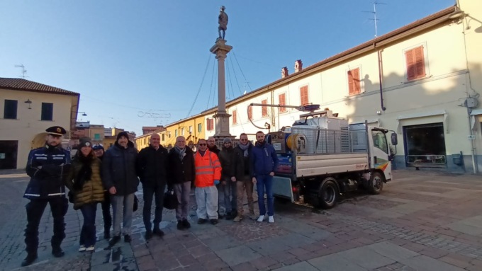 A Melzo arriva la nuova idropulitrice per “tirare a lucido” la città