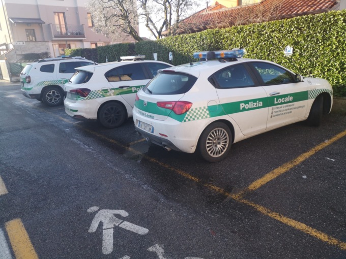 Defeca in un vicolo di Brembate, identificato e sanzionato un 40enne di Trezzano Rosa