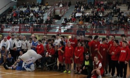 In cinquecento all'amichevole di basket integrato a Cassano d'Adda