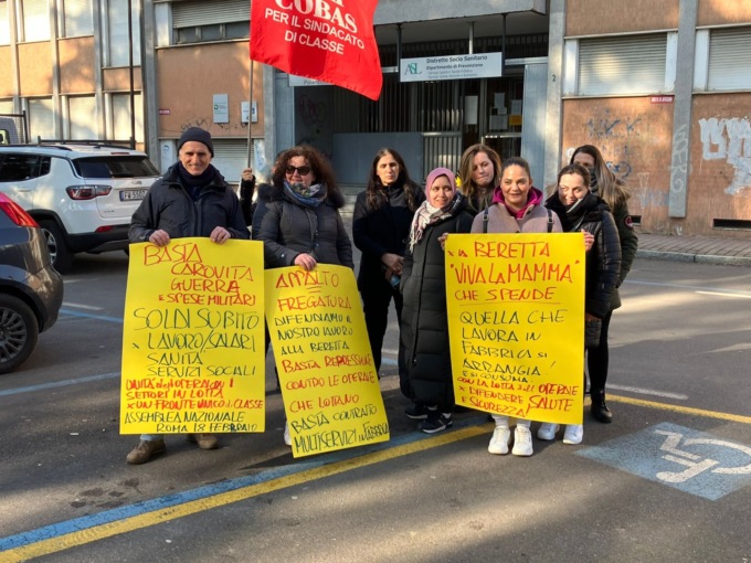 Lavoratrici della Salumi Beretta di Trezzo sull’Adda in sciopero, il picchetto davanti all’Ats