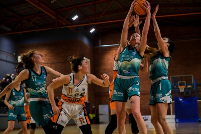 Rivali troppo forti per il Basket Carugate sconfitta nel derby milanese contro il Sanga