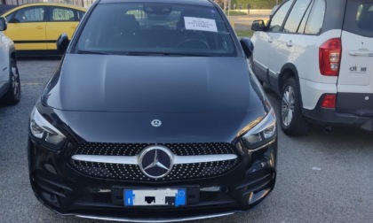 Brugherio, guida una Mercedes senza assicurazione e con la patente ritirata: stangata per un 41enne