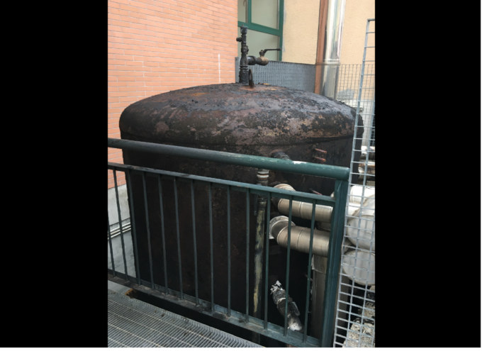 Ragazzini provocano un incendio con i petardi, il Comune di Vimodrone chiuderà il “vialetto delle bravate”