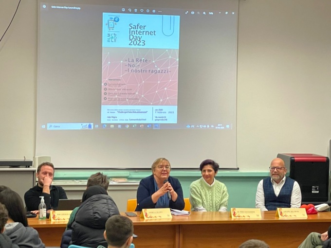 “La rete, noi e i nostri ragazzi”: un incontro per parlarne al Rita Levi Montalcini di Gorgonzola