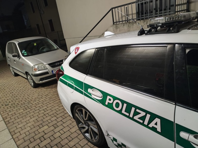 Auto immatricolata all’estero, proprietario multato