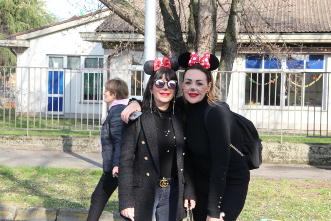Carnevale nell’Adda-Martesana, centinaia di persone in maschera stanno festeggiando