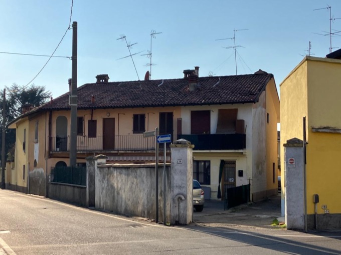 In cinque in un monolocale, per il Comune di Trezzo sull’Adda deve diventare un magazzino