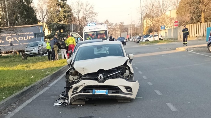Pauroso schianto in zona industriale a Liscate: due feriti e arriva l’elisoccorso