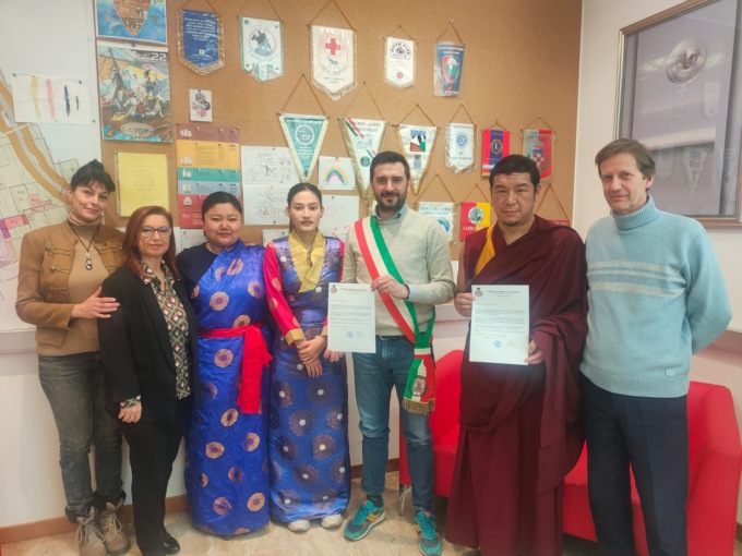 I monaci tibetani hanno detto addio a Pessano, che li ha ospitati per la sagra