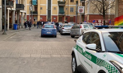 Blitz della Polizia al Satellite e a Piazza Garibaldi: 153 persone controllate, sanzioni per 17mila euro e un espulso