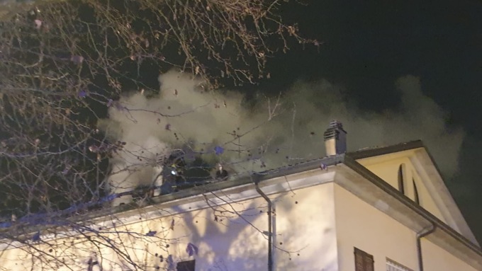 Incendio in un appartamento a Cassina: muore il cane che si trovava in casa