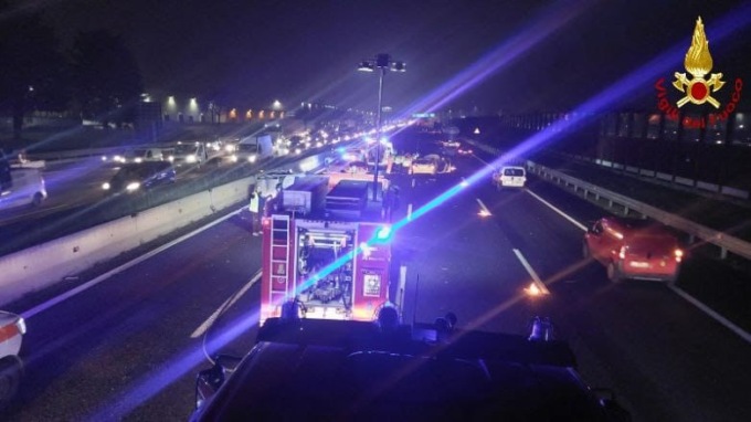 incidente autostrada cambiago vigili del fuoco