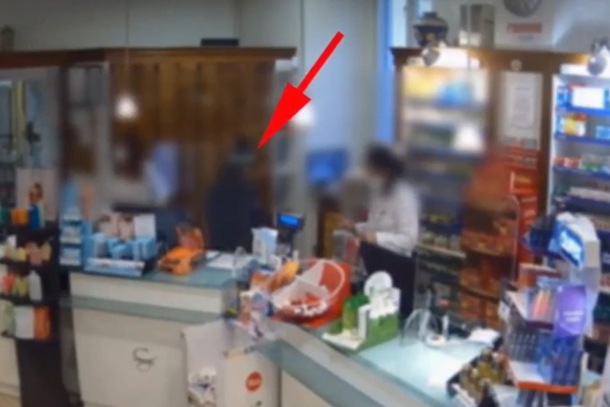 Esce di cella e in due settimane compie tredici rapine in altrettante farmacie del Milanese