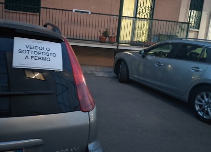Beccato a Brugherio senza patente e alla guida di un’auto priva di assicurazione e libretto