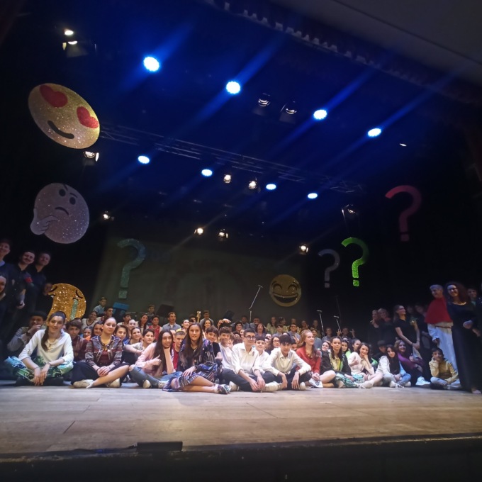 I giovani tornano in scena con il Musical delle ragazze e dei ragazzi di terza media